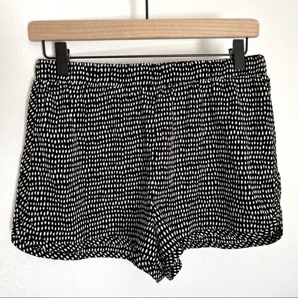 FOREVER 21 SATIN FEEL POLKA DOT SHORTS